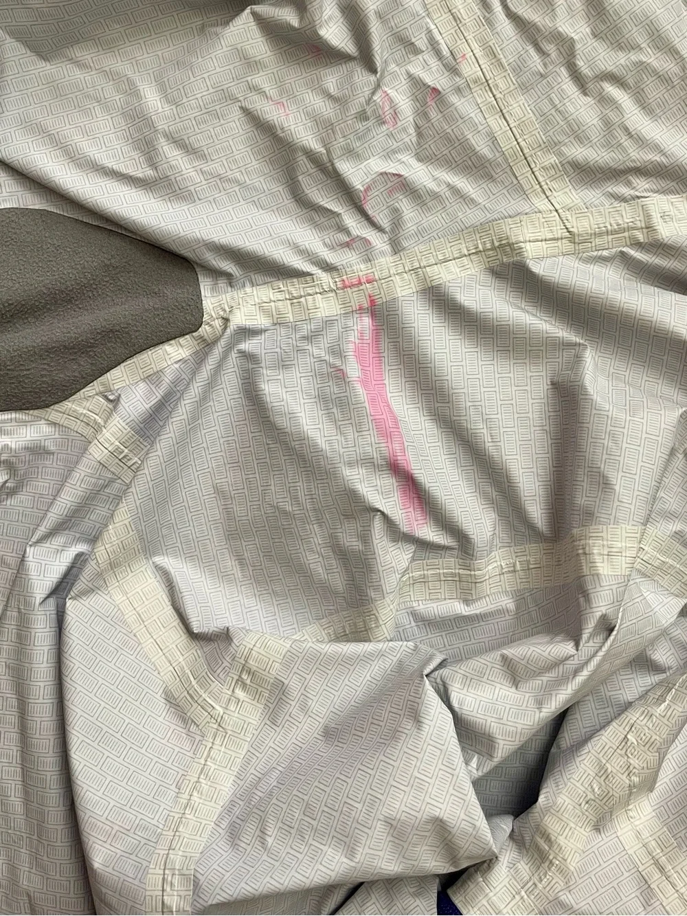 Like New Patagonia Women's lightweight Purple Rain Jacket - Picture 7 of 10